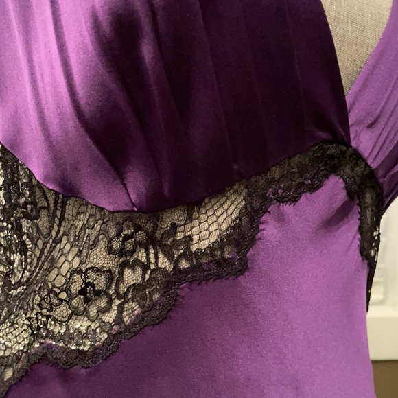 Christine. Size Large. Purple silk gown. - Picture 2 of 7